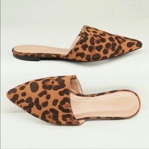 NWT pointed toe leopard print shoes/mules